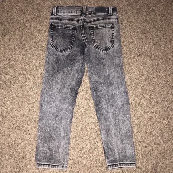 Jordache Super Skinny Dark Gray Faded Skinny Jeans - Picture 4 of 6